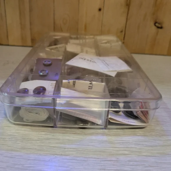 Assorted Button Collection - Picture 6 of 7